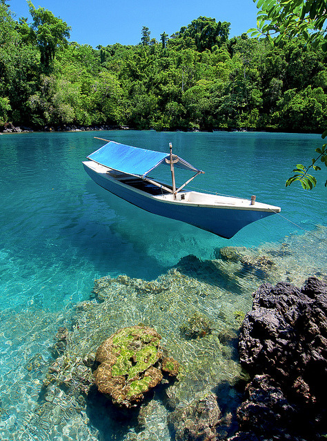 Beautiful clear waters in Ternate Island, North Maluku, Indonesia by .]]>” id=”IMAGE-m6zsj184Qi1r6b8aao1_500″ /></noscript><img class=