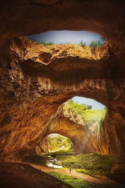 Devvetashka Cave, Bulgaria