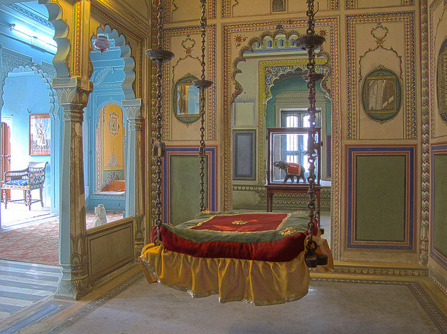 The suspended bed inside Udaipur City Palace, Rajasthan, India